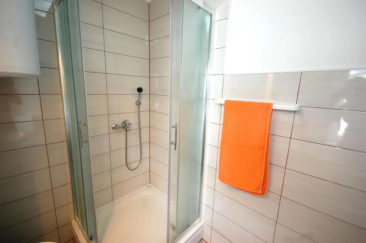 Apartment Stefani By El-Pi Tours Njivice