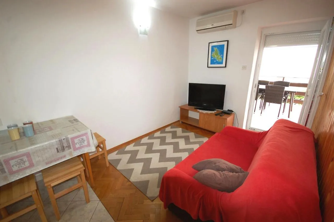Apartment Stefani By El-Pi Tours Njivice