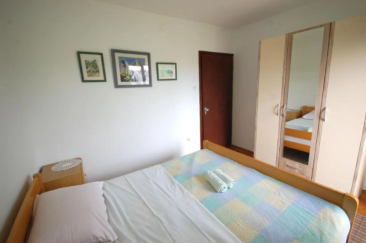 Apartment Stefani By El-Pi Tours Njivice 0*,