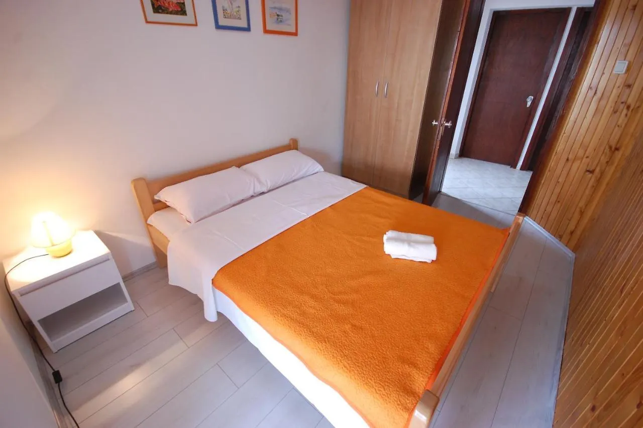 Apartment Stefani By El-Pi Tours Njivice