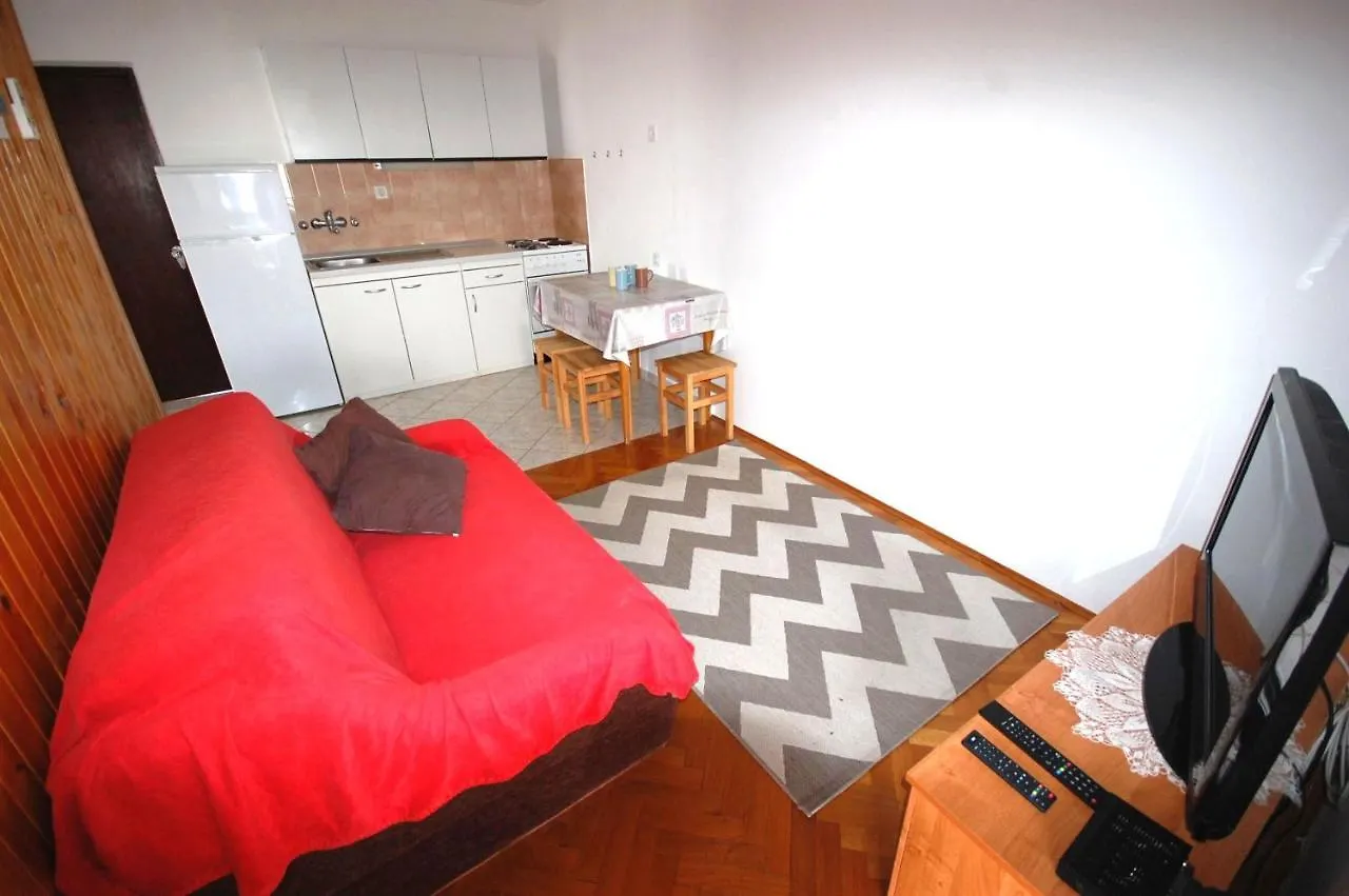 Apartment Stefani By El-Pi Tours Njivice